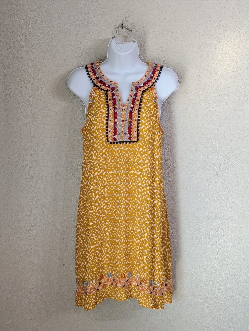 THML Yellow Shift Dress Size S Sleeveless Embroidered Boho Summer Casual Brunch